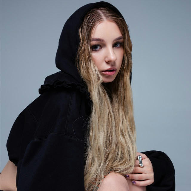 Яна Зенина/Яяна