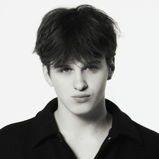 ДАВИД ТУРОВ