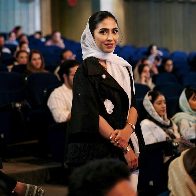 آموزش زبان | پریسا سجادی