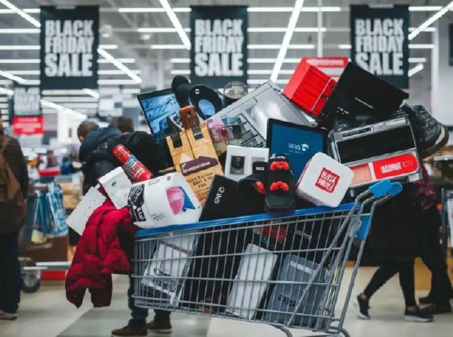 ЧОРНА П’ЯТНИЦЯ Перш ніж купувати курс (марафон) зі знижкою 50%, поставте собі 2+1 питання: “ "Чи мені це реально потрібно?” “