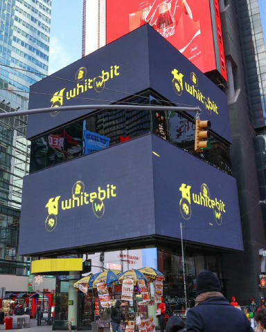 Шановні, WhiteBIT на Times Square — і офіційно запускається у США! 🇺🇸 Вони відкривають новий розділ історії — WhiteBIT US о