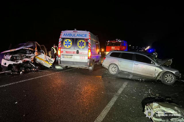 У вчорашній ДТП біля села Антонівці загинула одна людина Зіткнулися Volkswagen та Mitsubishi. 34-річний водій першого авто по