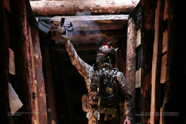 Кадри року. «Червона Калина». Битва за битвою. Сотні знищених ворогів та їх озброєння. Стабілізований фронт і міцна оборона.