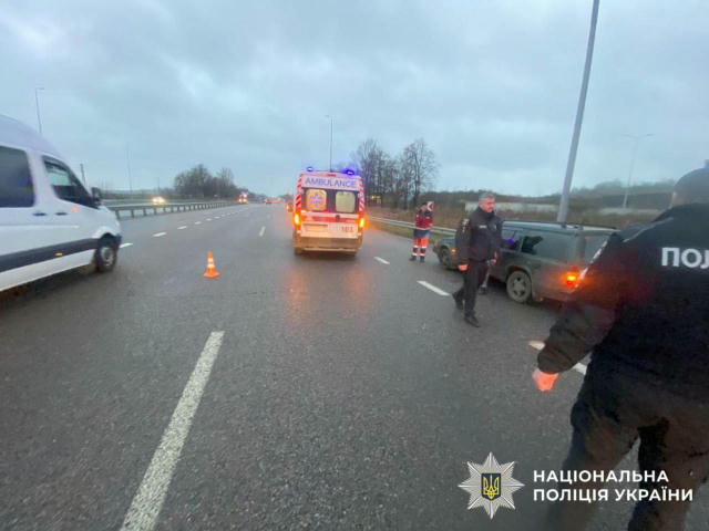 На Фастівщині в ДТП загинув чоловік Дорожньо-транспортна подія сталася поблизу селища Калинівка. Правоохоронці встановили, що