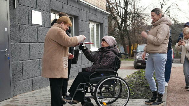 У Житомирі сім родин ВПО отримали ключі від квартир Житло відремонтоване та повністю облаштоване меблями й побутовою технікою
