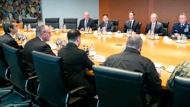 ❗️Після двох днів переговорів у Берліні питання нового кордону на Донбасі залишилося невирішеним, — The New York Times. Зелен