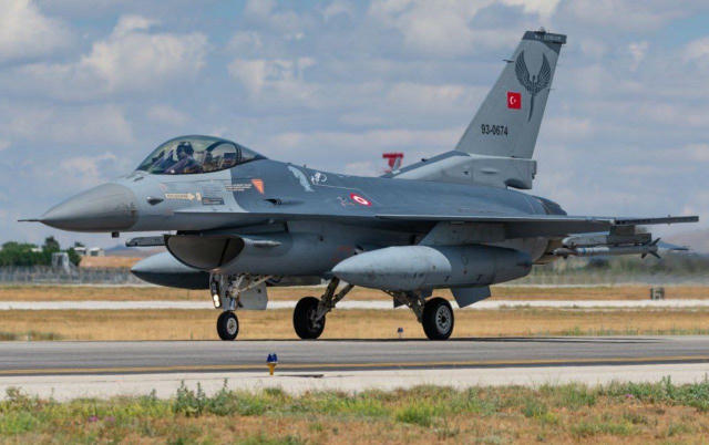 🇹🇷 Турецькі винищувачі F-16 збили неконтрольований БпЛА над Чорним морем, який наближався до повітряного простору країни, —