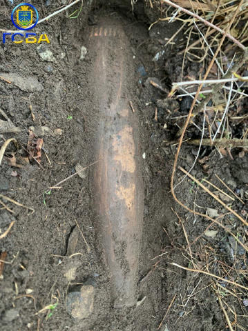 💣Боєприпас знайшов на своєму подвір'ї мешканець села Мощун На місце прибули рятувальники ДСНС, які вилучили небезпечний пред