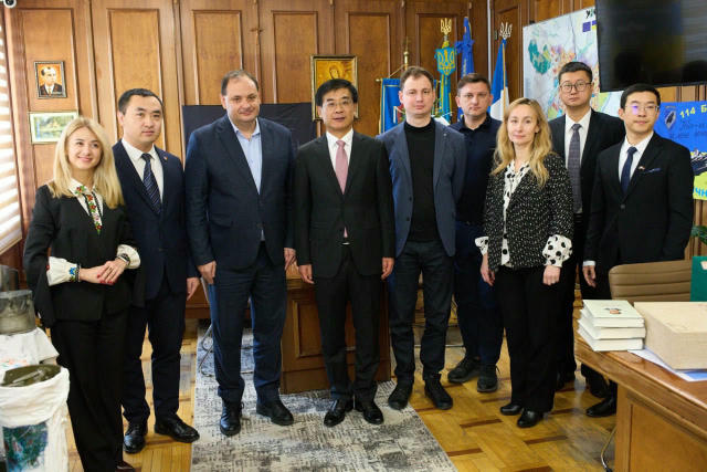 🇨🇳 Посол Китаю в Україні вчора побував у Франківську Посол Ма Шенткунь окреслив можливі напрямки українсько-китайської спів