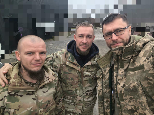 Легендарный начмед Первого бата Третьей штурмовой Элвис Олексій Пономаренко возвращается на службу. Год назад ударами двух др