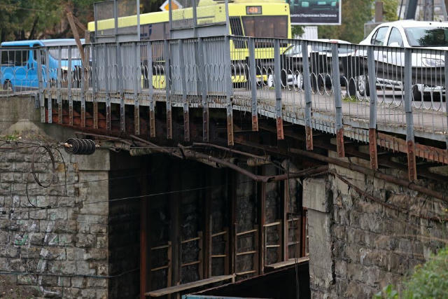 Львів не полишає спроб збудувати міст-дублер на вулиці Омеляна Ковча Львівська міська рада оголосить тендер на будівництво вж