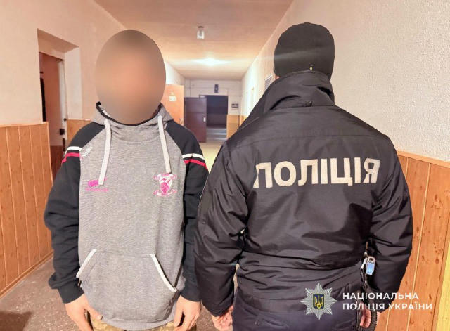 👊 Побив цивільну дружину через ревнощі — у Самарівському районі затримали 31-річного чоловіка. Кривдник кілька разів вдарив