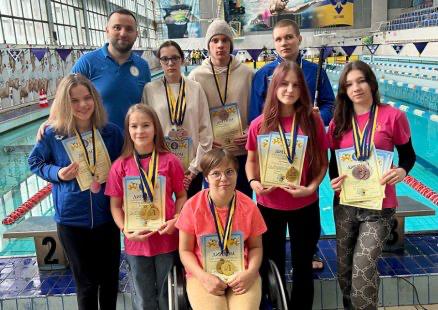 ❤️Вихованці Сумської спортивної школи завоювали 11 золотих медалей на чемпіонаті України з параплавання З 3 по 6 грудня в Кам