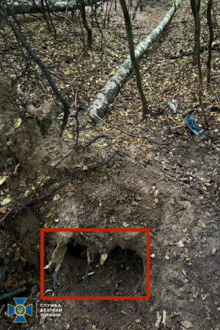 СБУ розшукала пістолет кілера, з якого вбили Андрія Парубія. Вогнепальна зброя з глушником знаходились у схованці, яку зловми