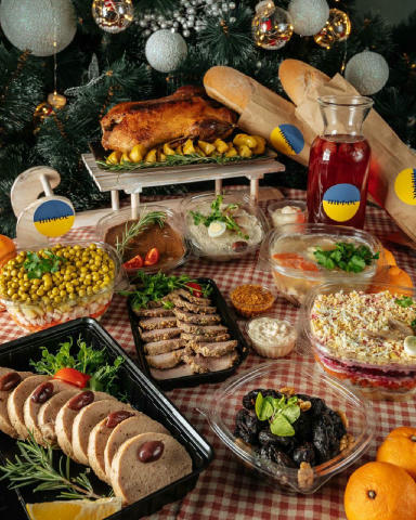 🎄 Святкуй Новий Рік та Різдво без турбот! Представляємо вам Новорічний бокс 😍 🎁 Меню Новорiчного Боксу: 1. Качка запечена