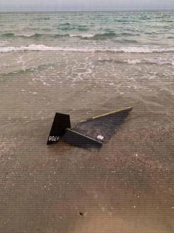 Обломки шахедов вынесло на берег в Аркадии после сегодняшней атаки Ссылка на нас - https://t.me/+XQJhAcf4zqUyZDMy Одесса как