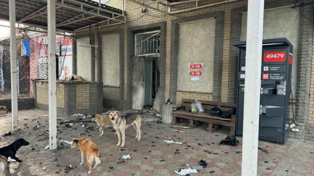 Нова Пошта закриває останнє відділення у Святогірську, що на Донеччині. Протягом останніх місяців воно було єдиним бізнесом,