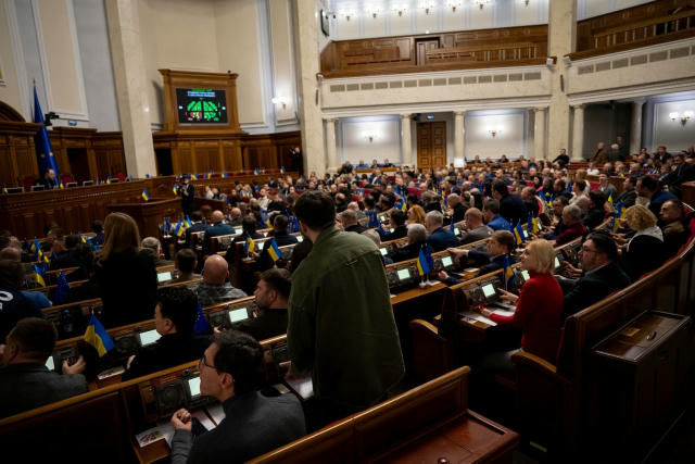 Верховна Рада підтримала законопроєкт про оголошення хвилини мовчання через систему оповіщення