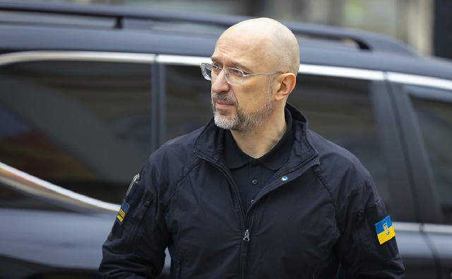 Допомогти Україні грошима та зброєю зобов'язалися 15 країн, - голова Міноборони Шмигаль ▪️Німеччина передасть 11,5 млрд євро