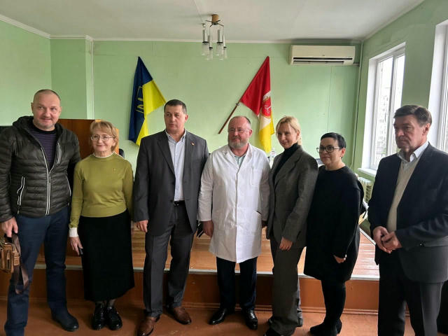 В консультативно-діагностичному центрі № 20 відбулася зустріч представників міської влади та українського благодійного фонду