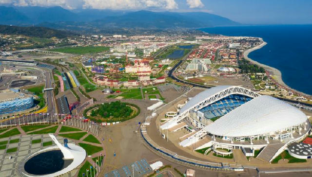 Телеграм-каналы тиражируют фейк о якобы введении платного въезда на территорию Москвы. В действительности принятые Госдумой п