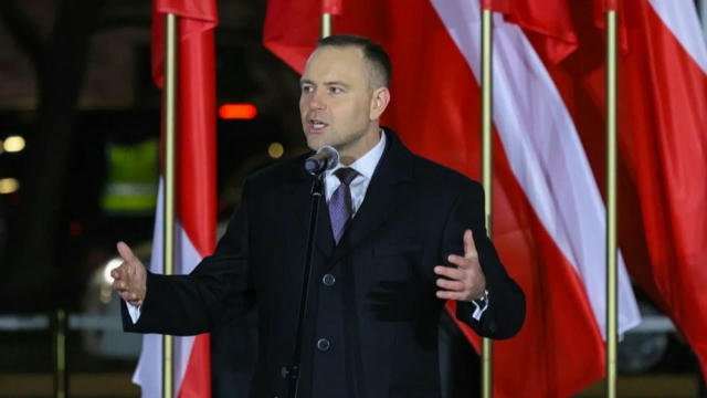 ▫️Зеленський прибув до Польщі на свою першу зустріч із Навроцьким. Основні теми візиту Зеленського стосуватимуться питань без