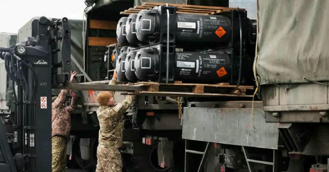 Дональд Трамп підписав оборонний бюджет США, в ньому передбачені гроші для України Загальний обсяг бюджету $901 млрд, повідом