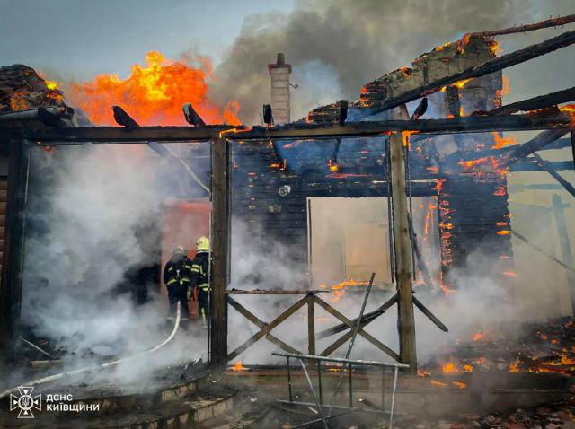 🔥 Вщент згорів приватний будинок у Ворзелі Внаслідок пожежі постраждав 60-річний чоловік, який від госпіталізації відмовився