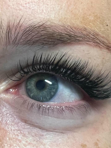 Нарощування вій, косметологічні процедури 🗓️Коли? 27.12 — 10:00, 15:00 28.12 — 11:00, 18:00 29.12 — 11:00, 13:00, 15:00 30.1