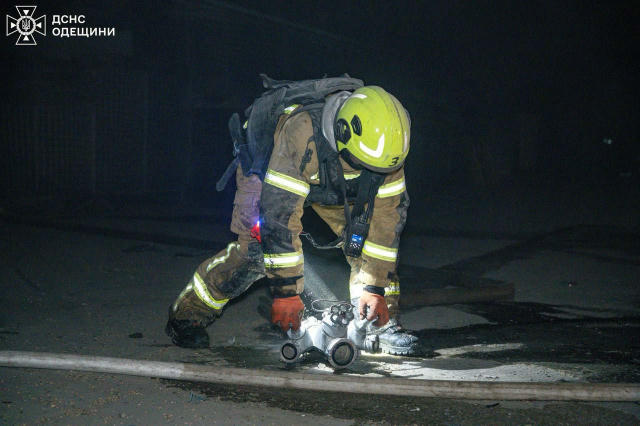 😱Кадры последствий ночной атаки на Одесскую область. Алексей Кулеба также заявил, что во время атаки в портах Одесской и Ник