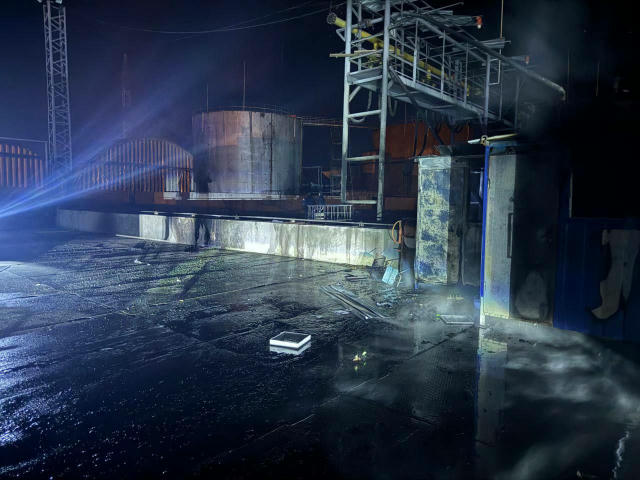 Армія РФ всю ніч атакувала порти Одещини, пошкоджені елеватори та судна, повідомив віцепрем’єр Олексій Кулеба. Під російські