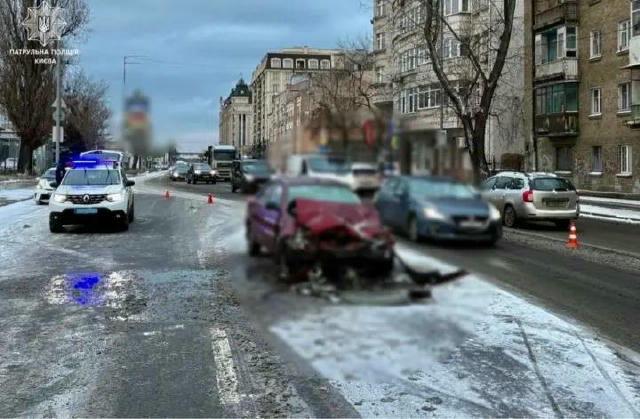 😱 Понад 400 ДТП сталося з початку доби по Україні, — Нацполіція 66 викликів – з потерпілими. На жаль, є загиблі та травмован