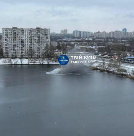 Отбомбили даже озеро. Получай вода нацистская. Подписаться на INSIDER UA | Прислать контент