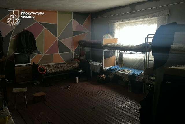 👮‍♂️ Правоохоронці викрили мережу фальшивих реабілітаційних центрів на Дніпропетровщині. Там утримували більш ніж дві сотні