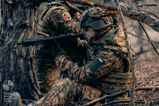 Замість відпочинку - тренування! Так проводять новорічні свята наші бійці 💥 Артилеристи НГУ відшліфовують майстерність круго