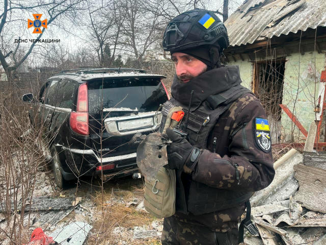 ❗️ Черкащина. 2 дитини та 4 дорослих постраждали внаслідок російського ракетного удару по Умані. Десятки будинків пошкоджені,