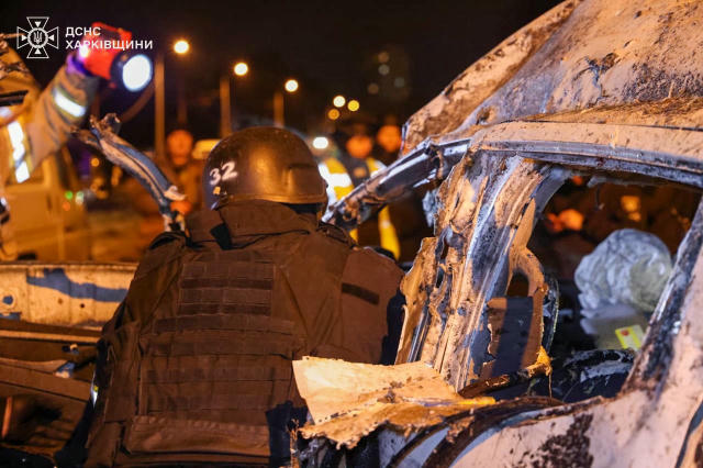 ❗️ 2 людей загинули, 6 постраждали в результаті авіаудару росіян по Харкову Вдень ворог завдав ударів керованими авіабомбами