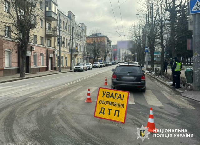 На Покровській у Житомирі Volkswagen збив 54-річну жінку, яка переходила дорогу Дорожньо-транспортна пригода сталася 25 грудн