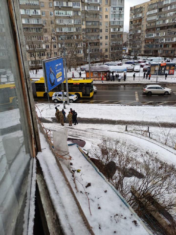 📝пр-т. Владимира Ивасюка,52. Полный комплект,кошмарят двух парней !!! Отправить прогноз - @pogoda_kyivv_bot