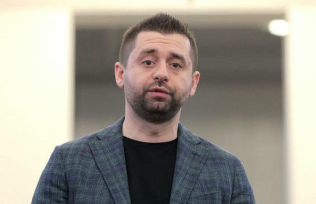 На виборах під час війни може бути гібридне голосування — онлайн і офлайн: Арахамія пояснив ситуацію