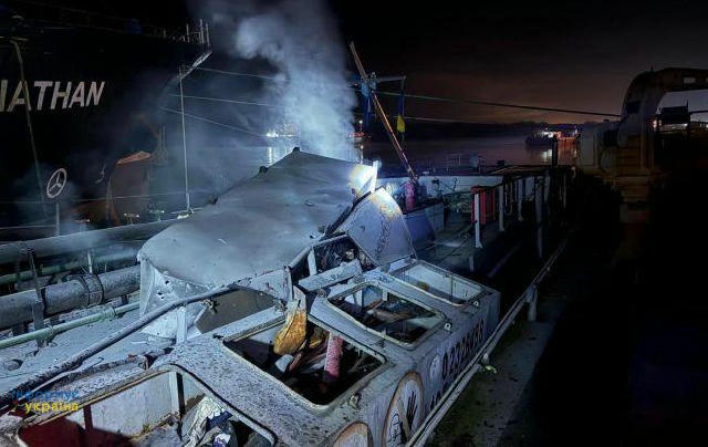 ⚡️ Протягом усієї ночі росіяни обстрілювали порти та енергетичні об'єкти Одещини: в регіоні спостерігаються перебої зі світло