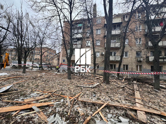 😳Ще наслідки російського удару по п'ятиповерхівці у Шевченківському районі столиці #ексклюзивРБКУкраїна Більше новин тут 👉