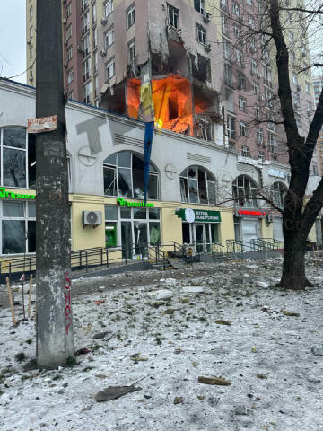 🤯 У Києві пекло, палають житлові будинки. По місту і області численні пожежі. Атака триває. Прямий репортаж з місця: https:/