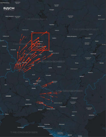 На Москву масово нападають рої дронів помсти. Наразі на столицю рф прямують десятки БПЛА. Крім того, до бойових дій готуються