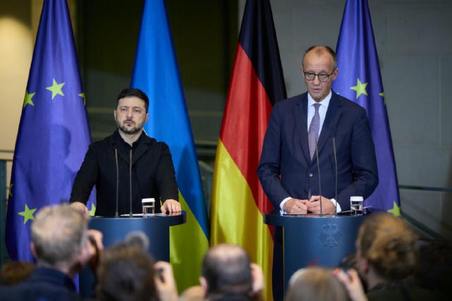 Кремль отказался от перемирия на Рождество Кремль не пойдёт на рождественское перемирие в Украине. Об этом пресс-секретарь гл