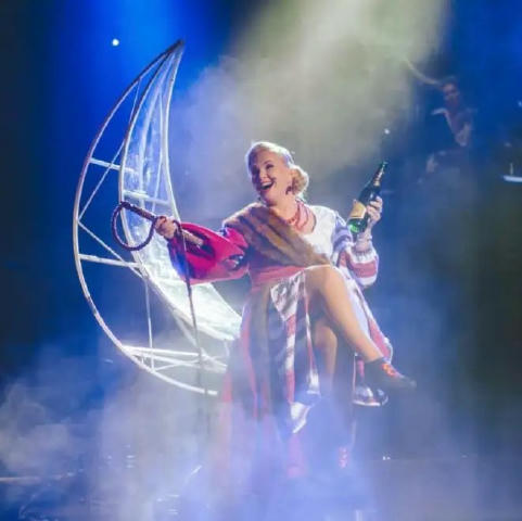 Одесский Украинский театр приглашает посмотреть, что бывает в ночь на Рождество 21 декабря в Одесском украинском театре им. В