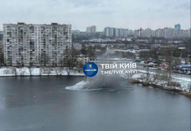 ❗️«Шахед» влетів прямо в озеро на Березняках у Києві, дрони луплять куди-небудь, — місцеві ЗМІ Горять машини у Дарницькому ра